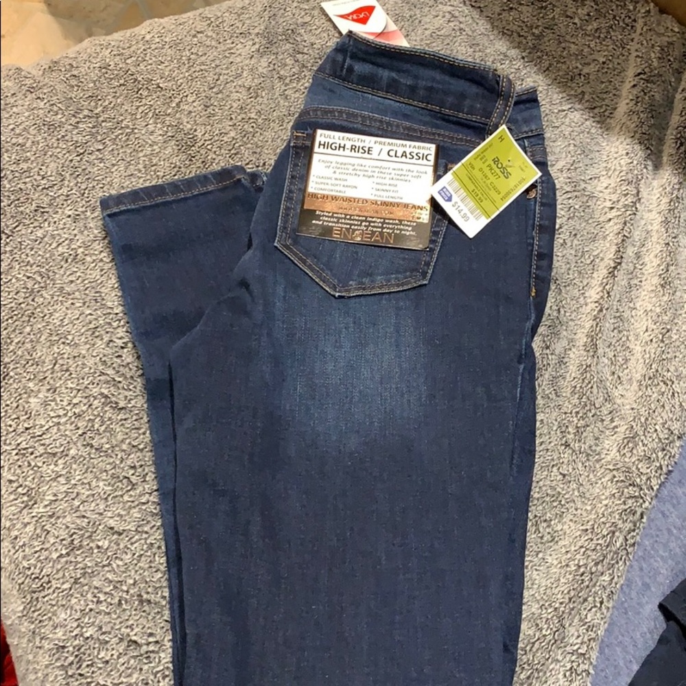DARK BLUE JEANS